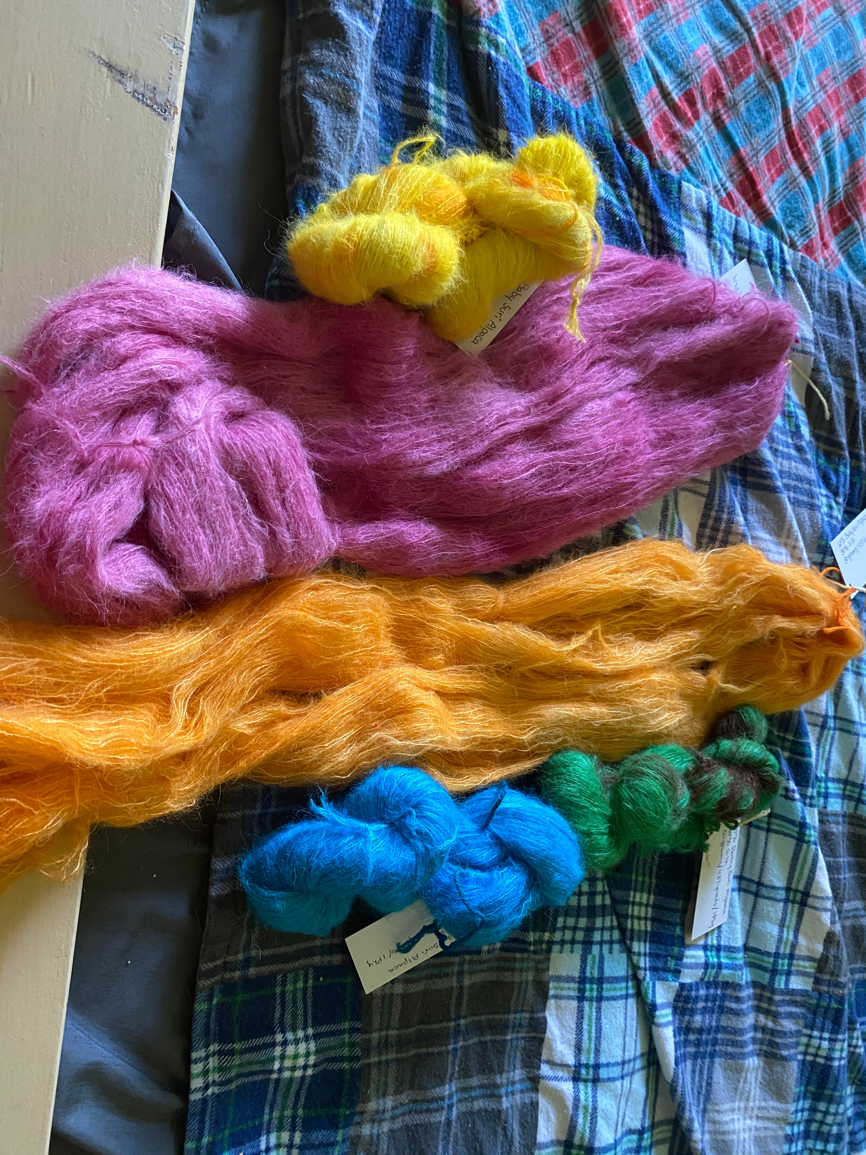 Baby Suri alpaca/ silk yarn 1 ply