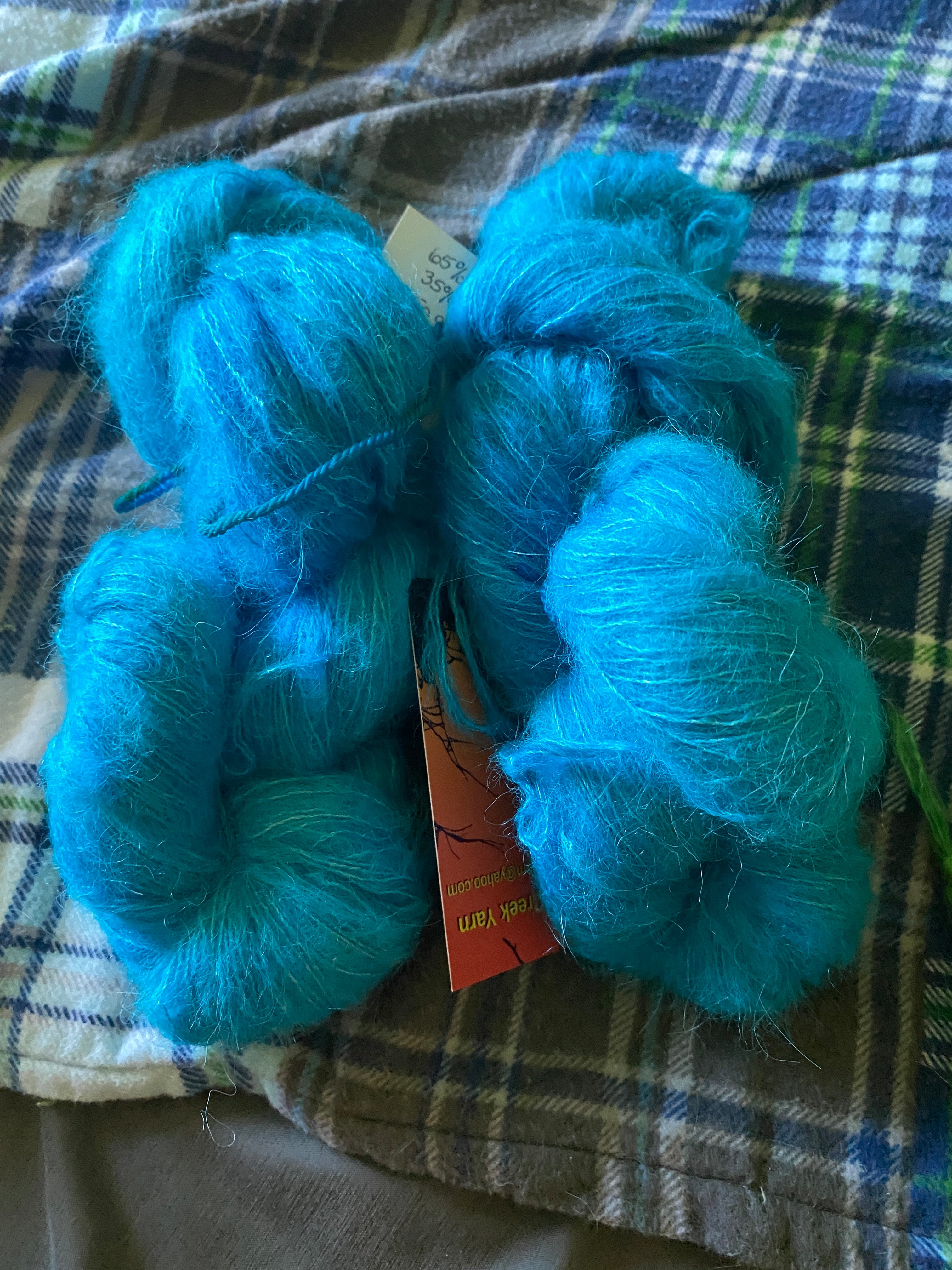 Baby Suri alpaca/ silk yarn 1 ply
