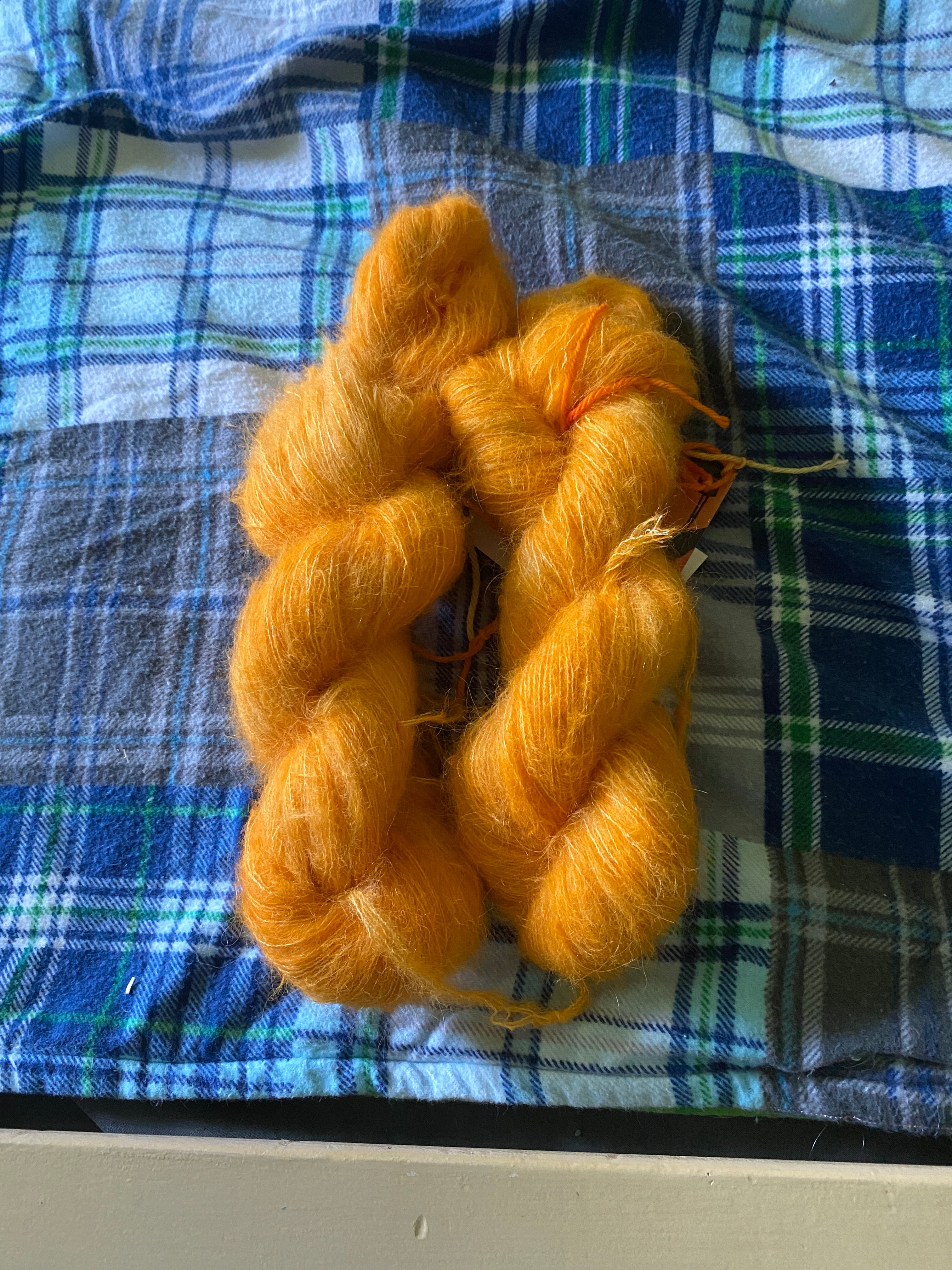 Baby Suri alpaca/ silk yarn 1 ply